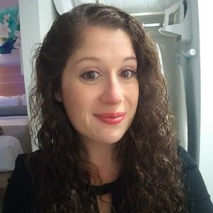 Meet your Posher, Casey